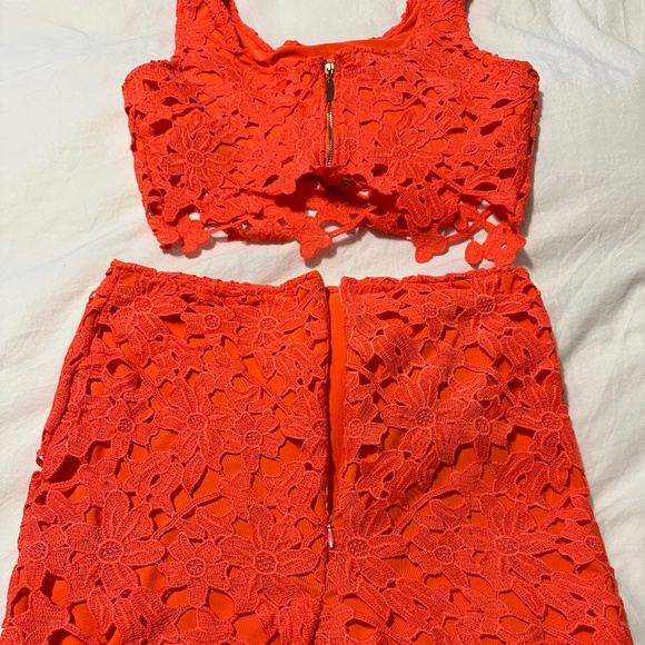 🔥🔥Two piece coral skirt & cropped tank🤩🔥🔥 - Picture 2 of 2